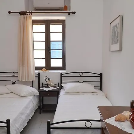 Moutsouna Beach Feriehus