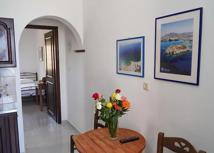 Moutsouna Beach Feriehus *