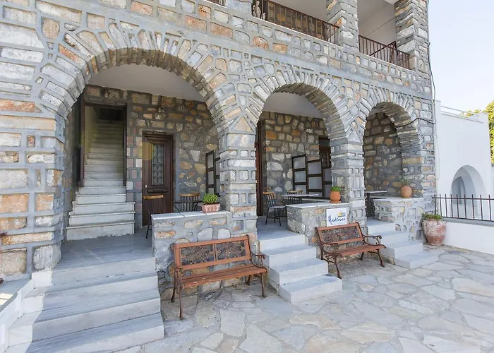 Moutsouna Beach Feriehus *