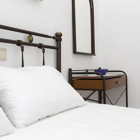 Moutsouna Beach Feriehus *