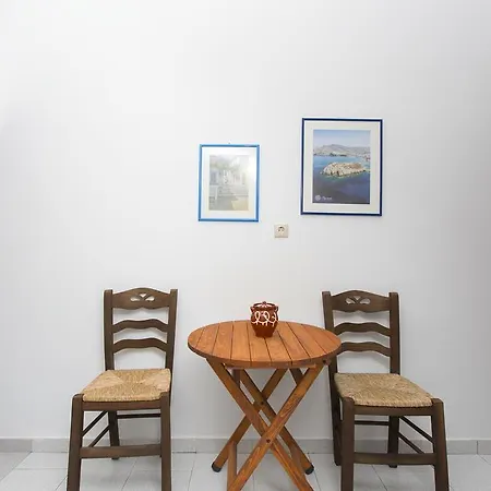 Moutsouna Beach Feriehus *