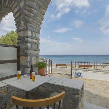 Moutsouna Beach