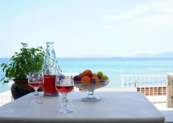 Moutsouna Beach Mucúna