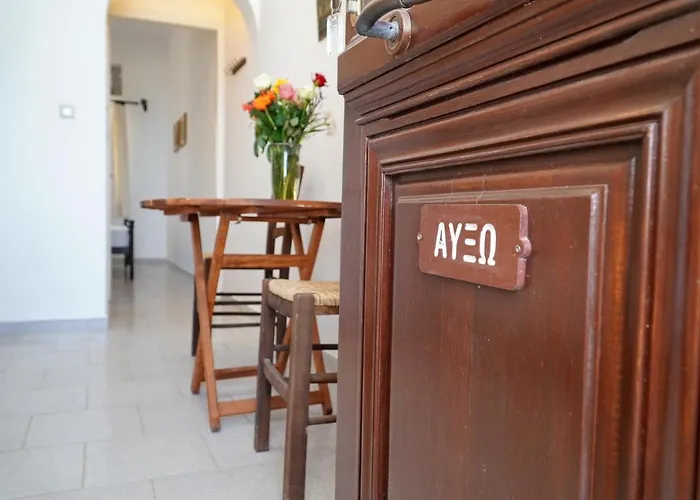 Nyaraló Moutsouna Beach *