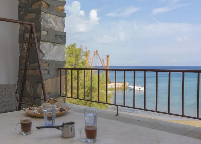 Moutsouna Beach Mucúna