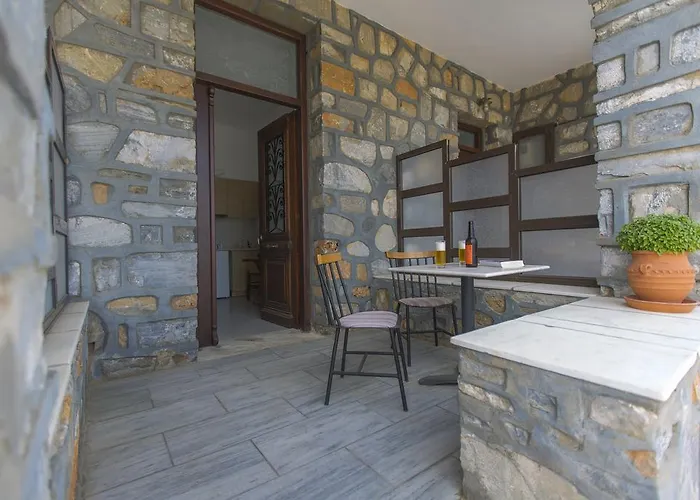 Moutsouna Beach 度假居